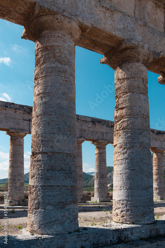 Foto Ancient greek temple in Segesta(Sicily)