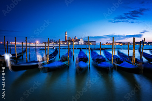 Venezia city at sunset - Gondola 