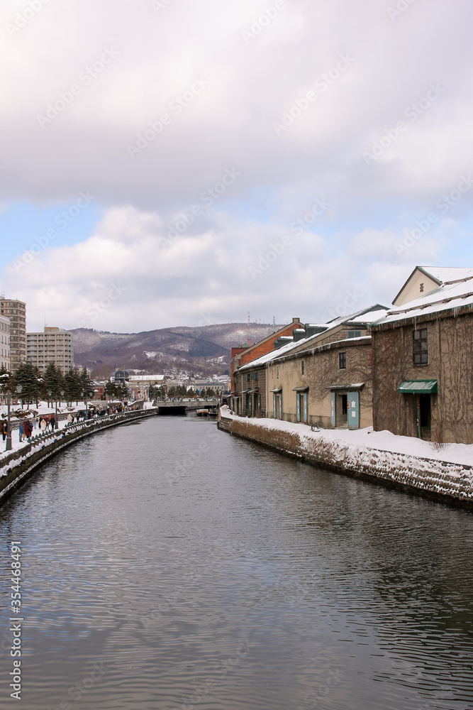 小樽運河、運河、観光地、冬の小樽運河、小樽、冬、水辺、観光地、レンガ、レンガ倉庫、倉庫、古い、埠頭