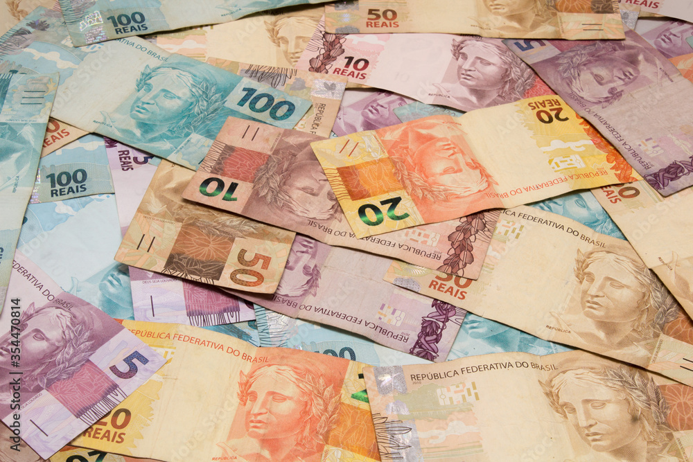 Obraz premium Brazilian money background. Bills called Reais (Real).