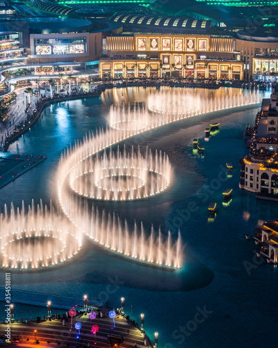 Canvas Print Dubai fountain at night top view
