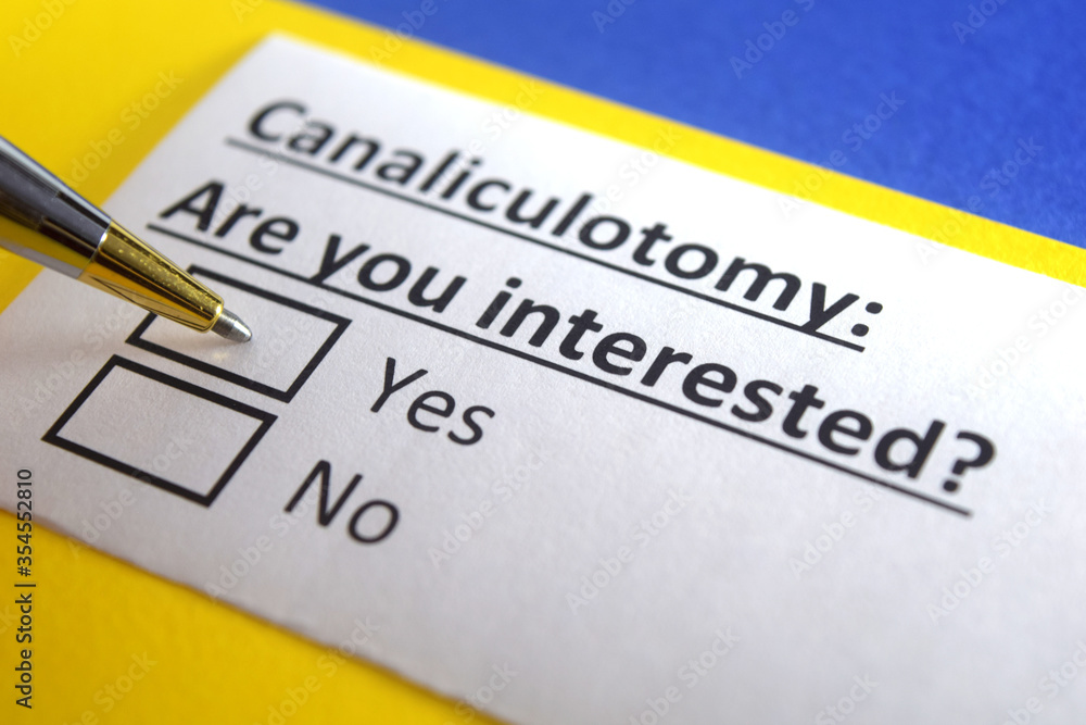 One person is answering question about canaliculotomy. One person is answering question about canaliculotomy.