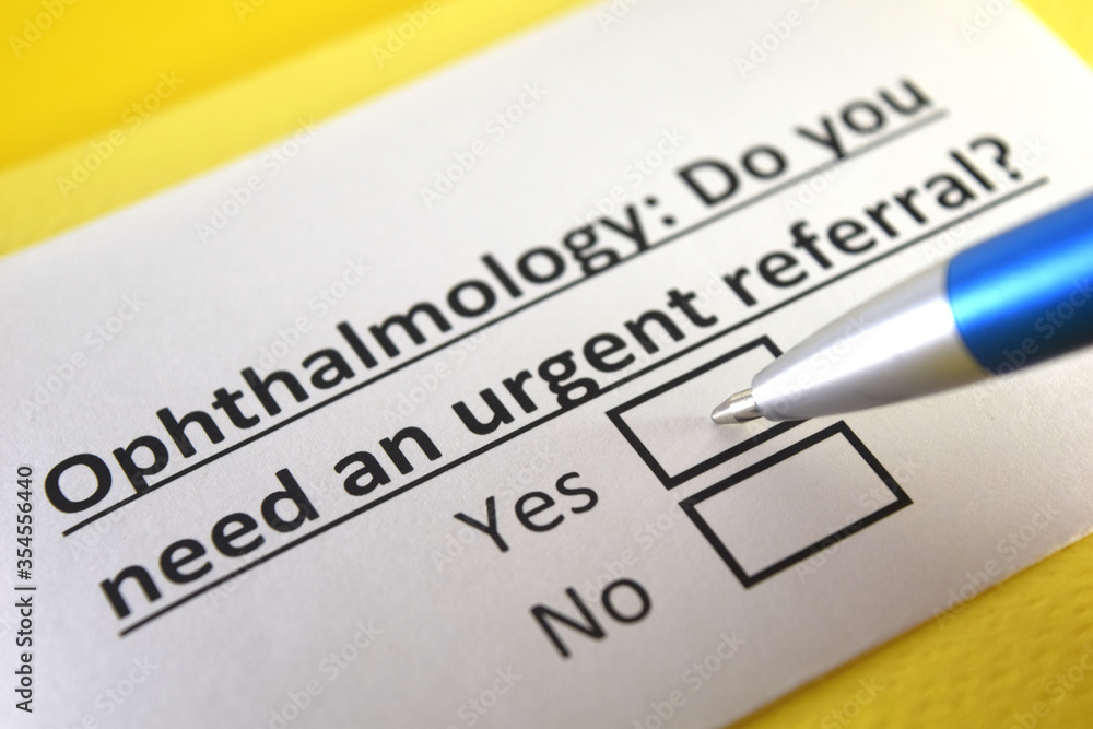 One person is answering question about ophthalmology. One person is answering question about ophthalmology.