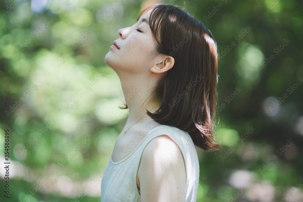森の女性 森の女性