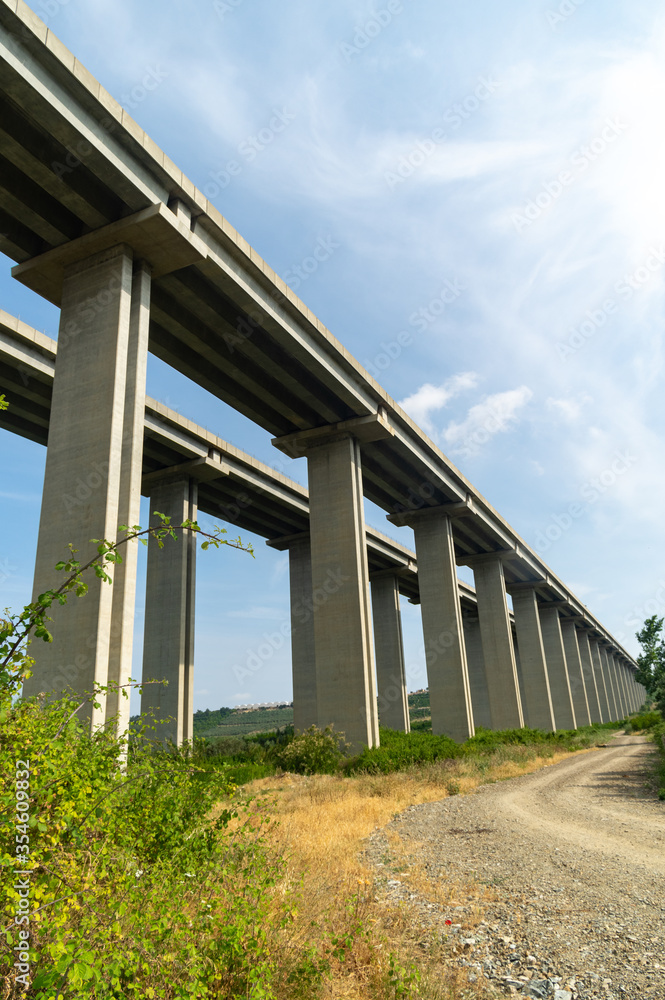 Viaduct structure and the environment Viaduct structure and the environment
