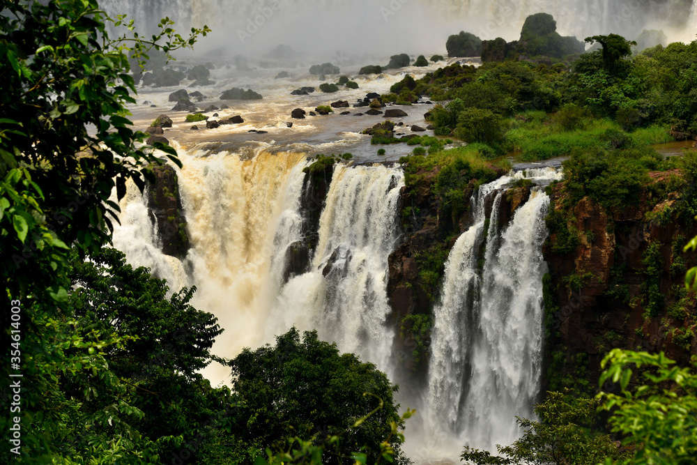 Naklejka premium View of Iguazu Waterfalls in Foz Do Iguazu, Brazil 