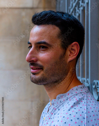 Retrato de hombre desde un lateral