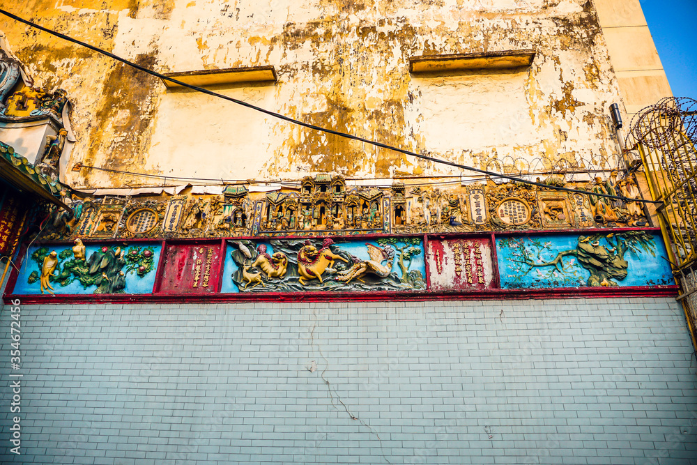 Obraz premium Thien Hau Temple (Hoi quan Quang Trieu pagoda) - One of Vietnamese Chinese temple at Ho Chi Minh City (Saigon), Vietnam