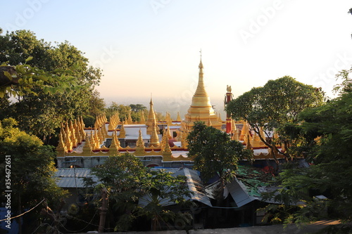 Temple de la colline de Mandalay, Myanmar © Atlantis