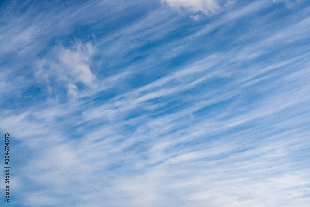 青空と淡い雲 青空と淡い雲