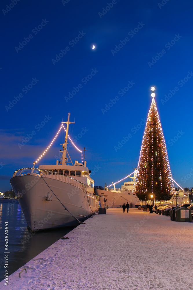 Fototapeta premium A ship and a Christmas tree in Stockholm Sweden