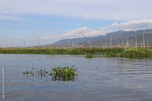 Paysage lacustre au lac Inle, Myanmar photo