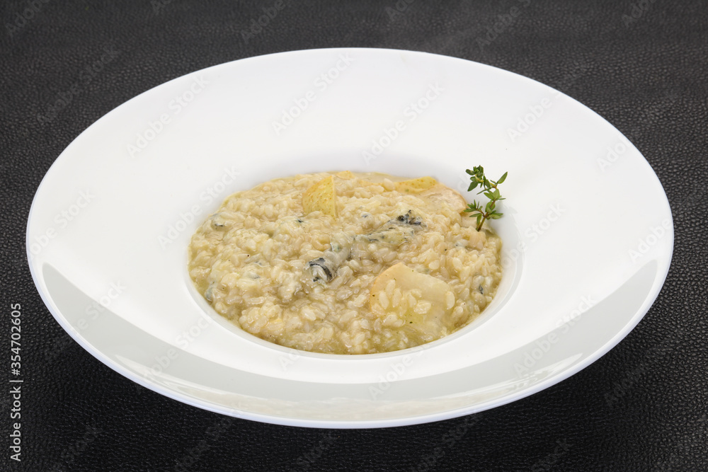 Risotto with pear and gorgonzola Risotto with pear and gorgonzola