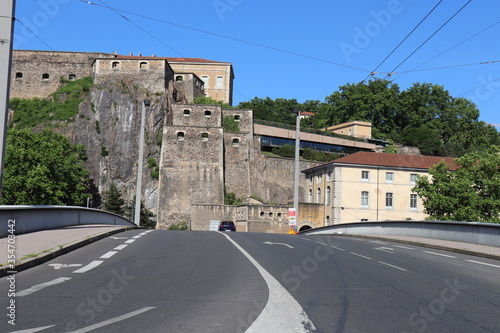 Wallpaper Mural Le pont du maréchal Koenig sur la rivière Saône à Lyon, ville de Lyon, département du Rhône, France  Torontodigital.ca