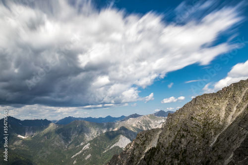 Fototapeta Naklejka Na Ścianę i Meble -  mountain view from the peak of Love in Arshan