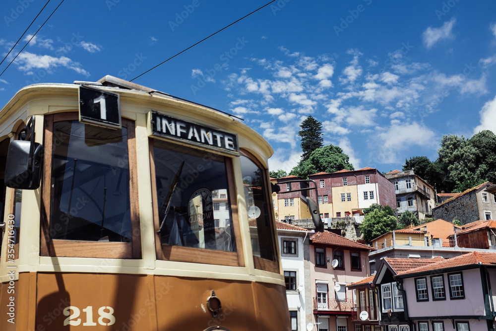 Obraz premium Straßenbahn in Portugal