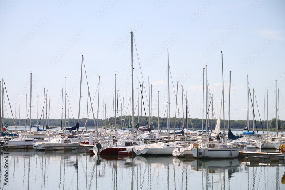 Madine lake sails boats port 