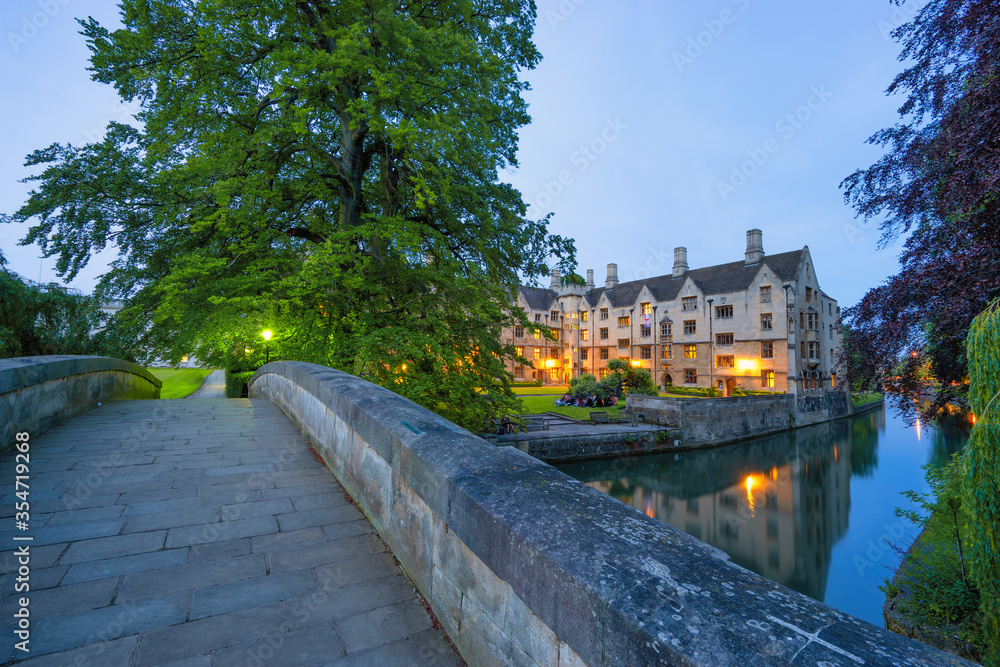 Fototapeta premium Architecture of Cambridge near river Cam. England
