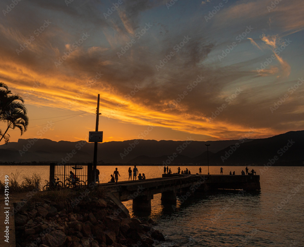 Obraz premium Sunset on the pier