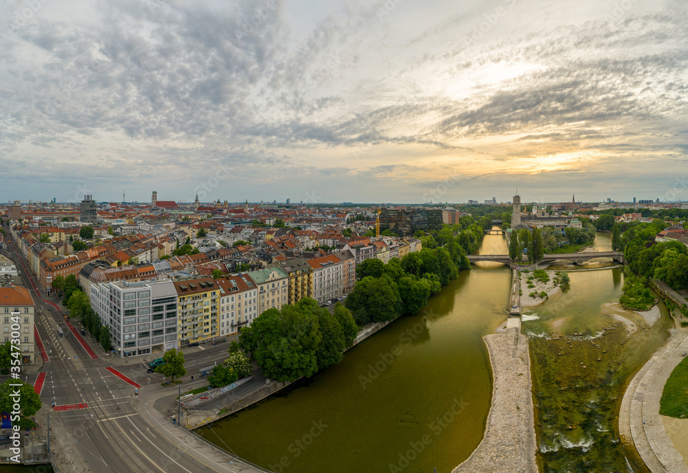 Obraz premium Munich view from a drone at the sunrise includes the Isar river and some popular landmarks