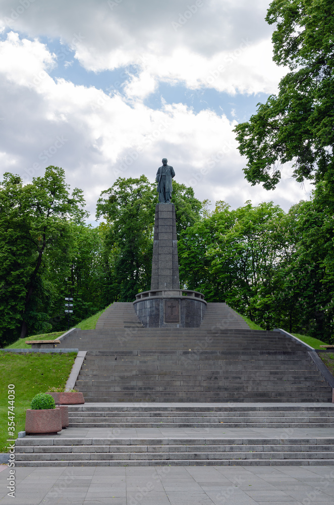 burial of the prominent Ukrainian poet Taras Shevchenko in the city of Kaniv (Cherkasy region) on Chernecha Hill