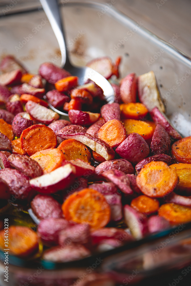 Healthy baked radishes and carrots Healthy baked radishes and carrots