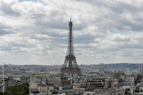 eiffel tower paris france © Taubatex Imagens