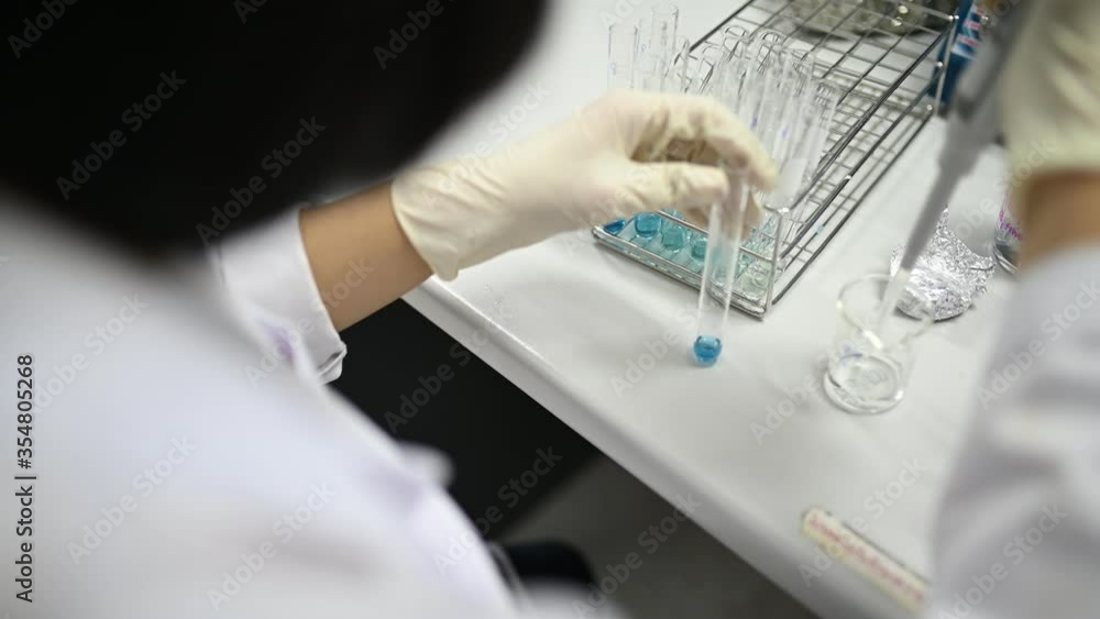 Chemists mixed up chemical to find antiretroviral drugs at the lab,Experiment to detect virus was found in the blood,Developers of potential medicines and vaccines against COVID-19 Chemists mixed up chemical to find antiretroviral drugs at the lab,Experiment to detect virus was found in the blood,Developers of potential medicines and vaccines against COVID-19