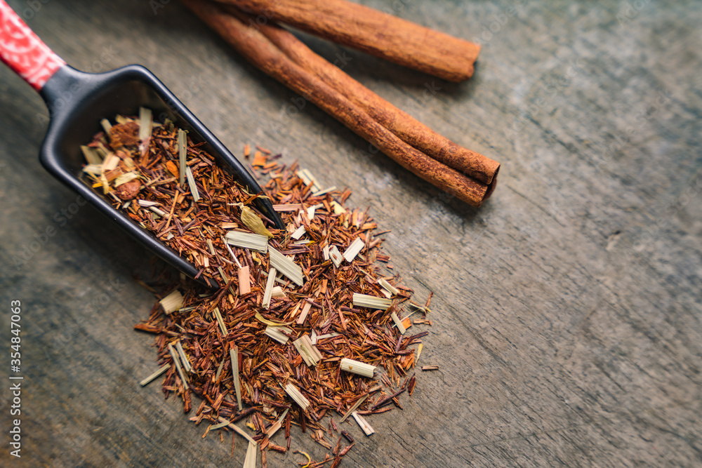 Japanese measuring tea spoon, rooibos and cinnamon bark strips