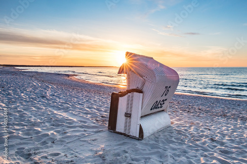 Fototapeta Naklejka Na Ścianę i Meble -  strandkorb am meer