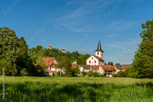Kirche und Schloss Reichenberg in Reichelsheim im Odenwald, Hessen, Deutschland photo