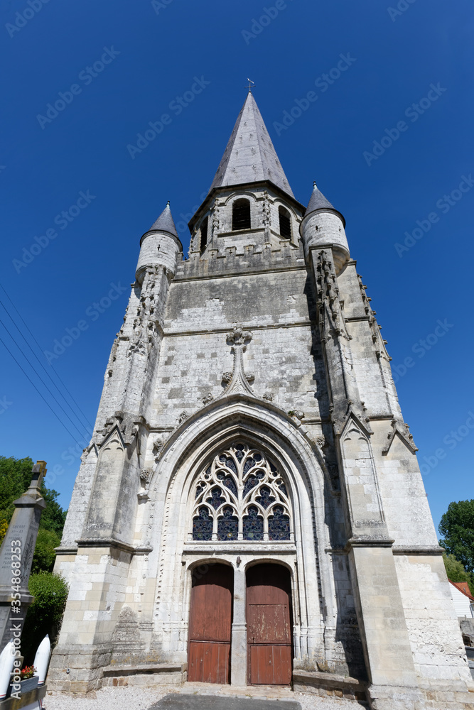 Eglise Saint-Sulpice de Willeman dans le département du Pas-de-Calais - France