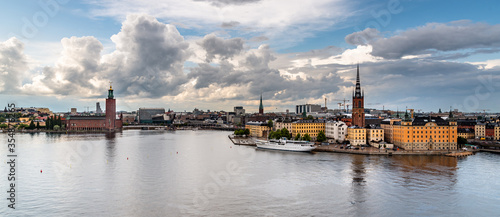 Photographie Panoramic view of Riddarholmen Island and Stockholm City Hall