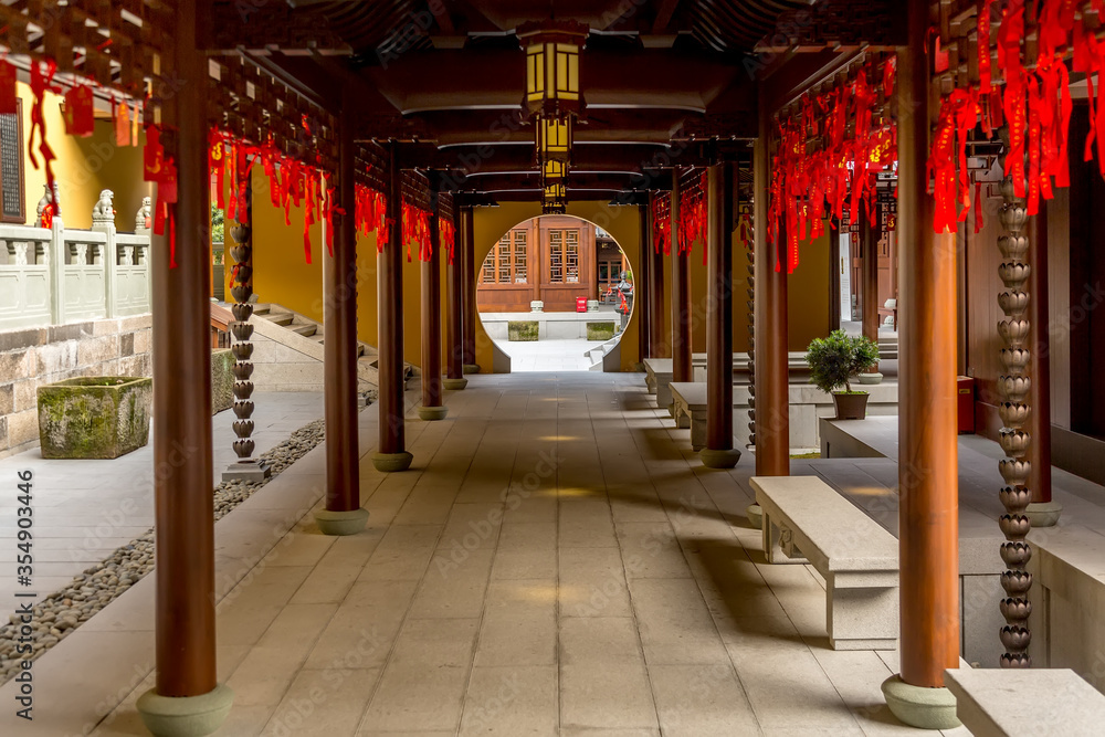 Interior of famous buddhist Jing An Temple in Shanghai, China Interior of famous buddhist Jing An Temple in Shanghai, China