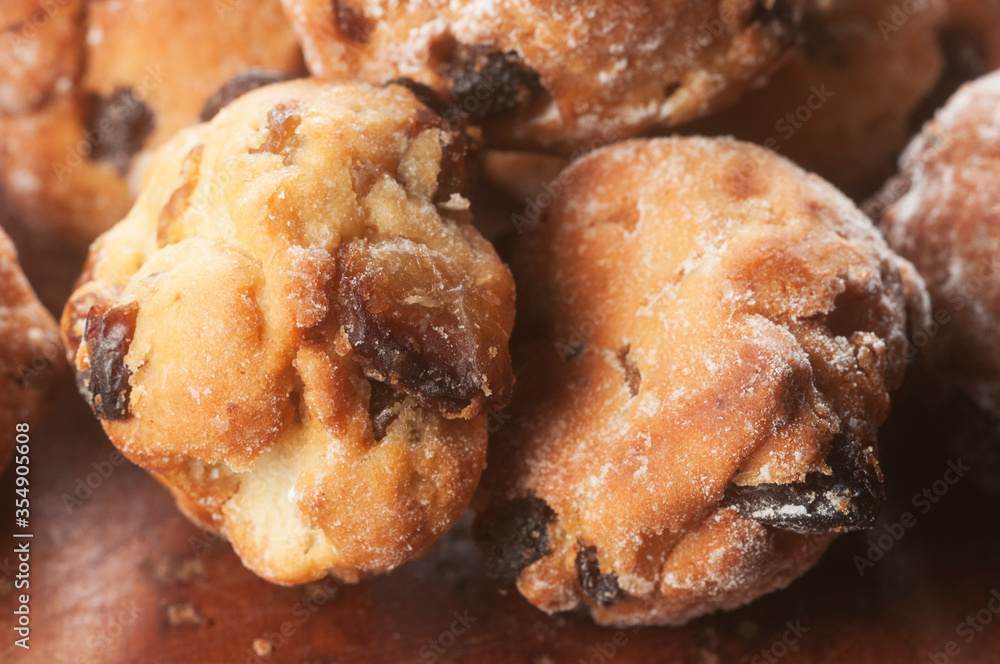 muffins with raisins muffins with raisins