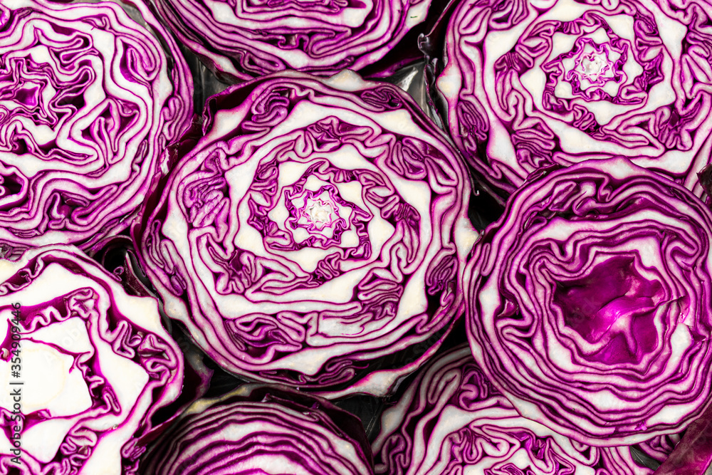 Obraz premium Purple cabbage in the cut