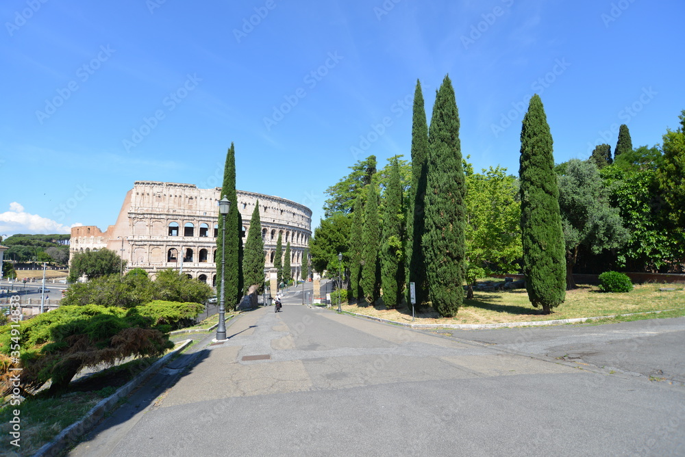 Roma Colle Oppio con vista Colosseo