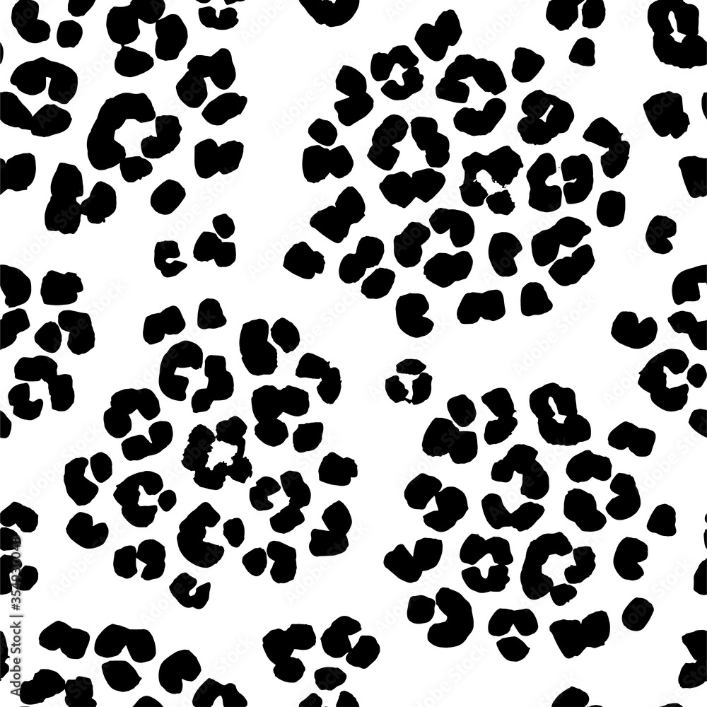 Fototapeta premium Leopard print seamless background pattern. Black and white