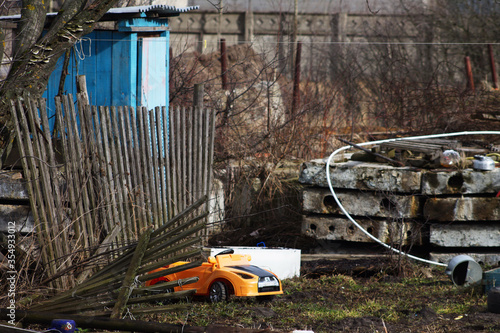 Quadro em tela toy car on a village street