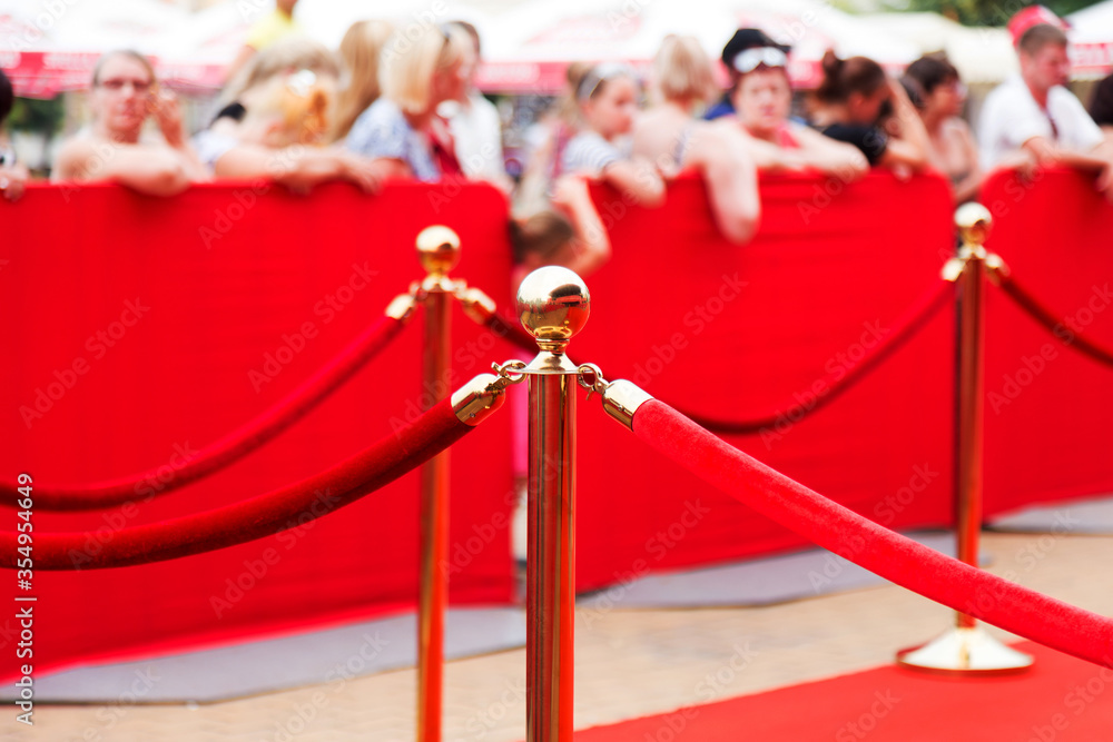 Way to success on the red carpet (Barrier rope)
