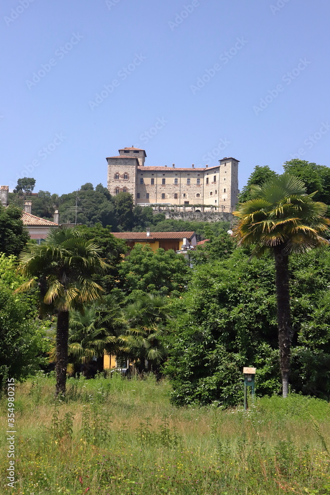Fototapeta premium rocca di angera italia