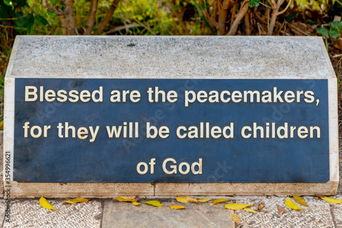 Foto Sign at the Church of the Beatitudes Israel