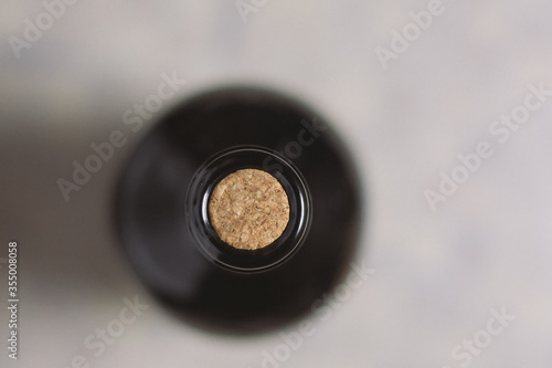 Canvastavla Unopened  wine bottle with an unused oak cork, top view