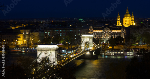 Photography Chain Bridge and St.Stephen Basilica at night