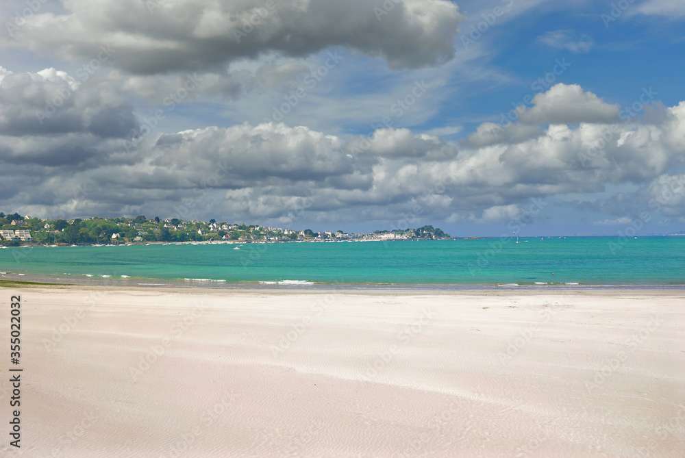 Strand bei Perros-Guirec in der Bretagne am Ärmelkanal,Frankreich