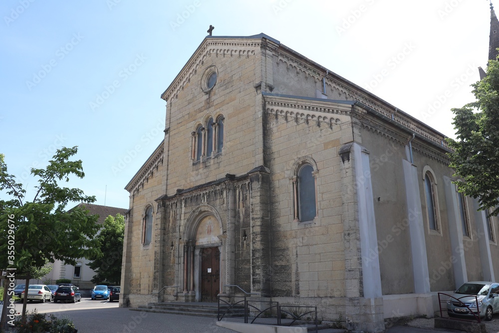 Eglise catholique Notre Dame à Bourgoin, village de Bourgoin Jallieu, département de l'Isère, France