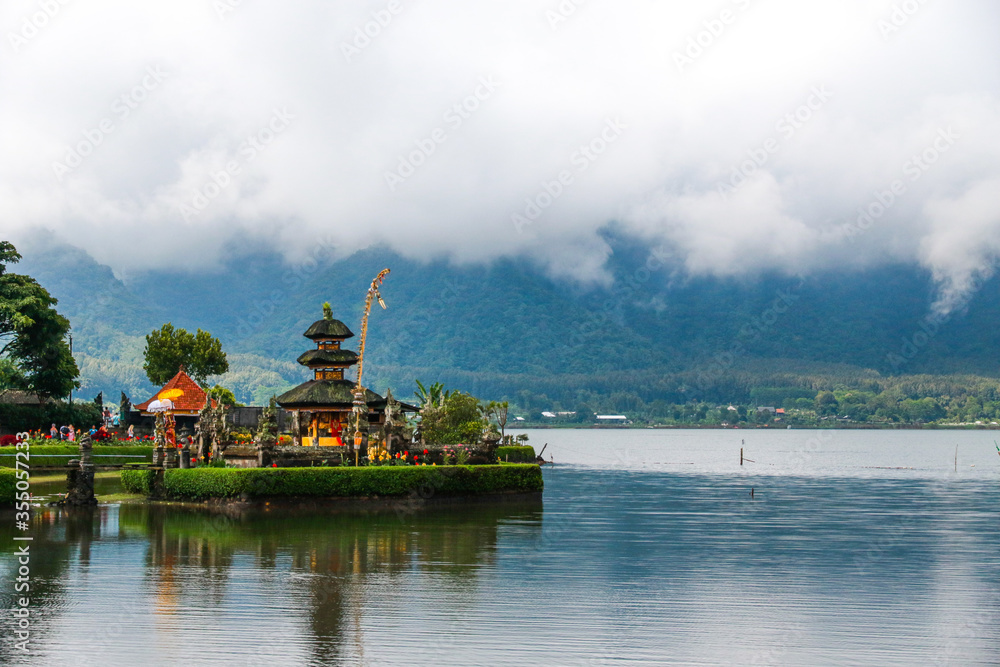Fototapeta premium Pura Ulun Danu Bratan, Hindu temple on Bratan lake landscape, one of famous tourist attraction in Bali, Indonesia