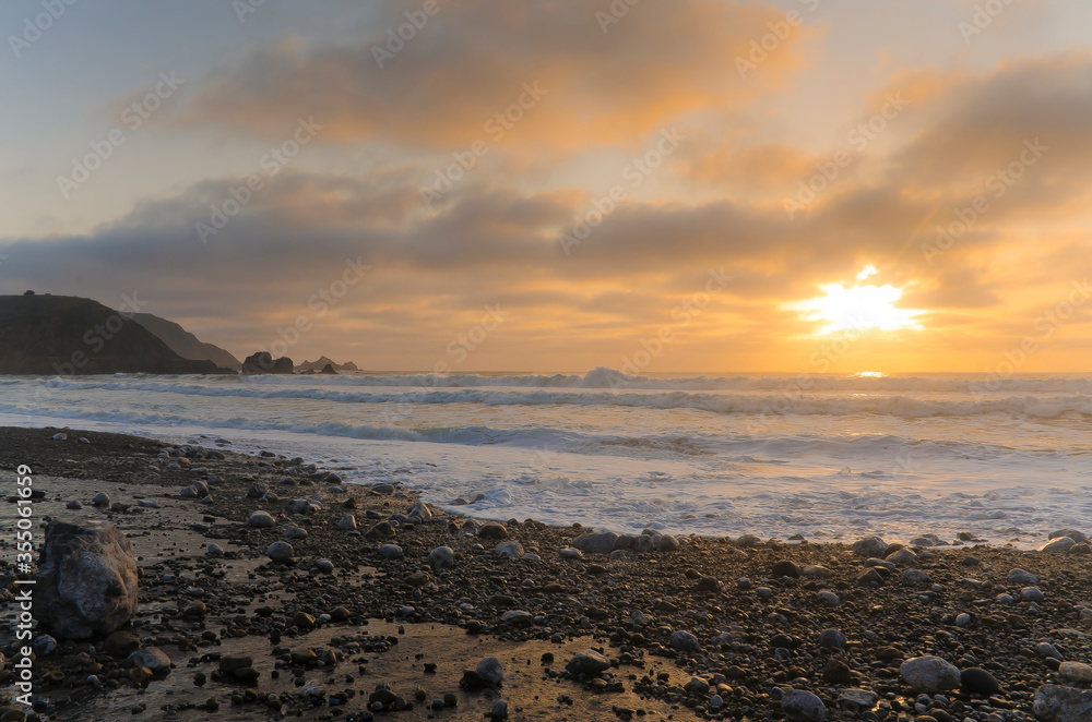 Obraz premium Rockaway Beach Sunset, Pacifica, California, USA