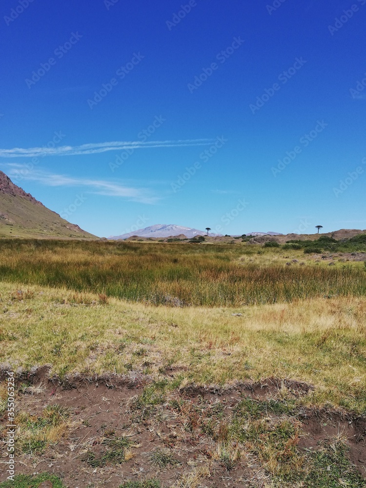 Naklejka premium mountain landscape with blue sky