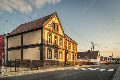 wiejskie zabudowania murowane w Polsce